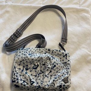 Lululemon crossbody purse